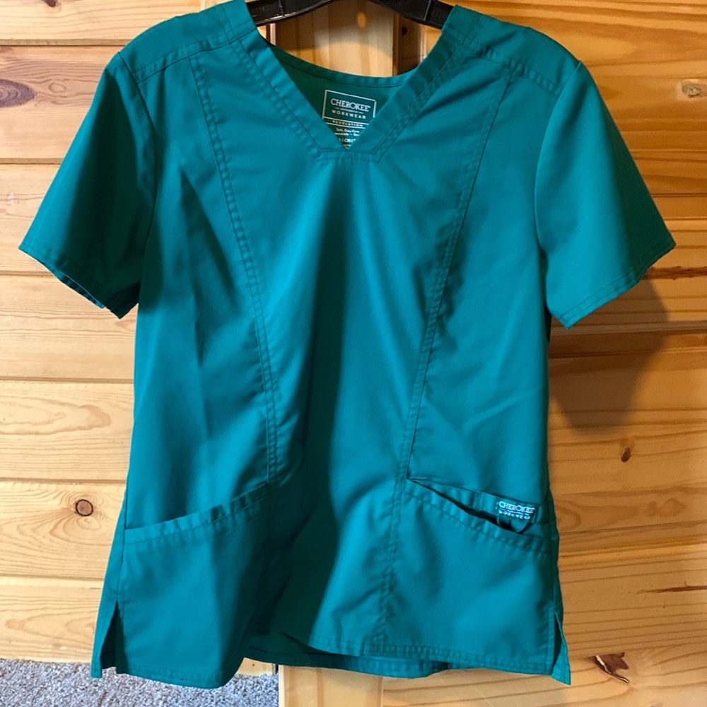 Cherokee Workwear Scrub Top size small